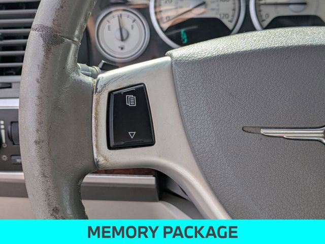 Used 2010 Chrysler Town & Country Touring image 19