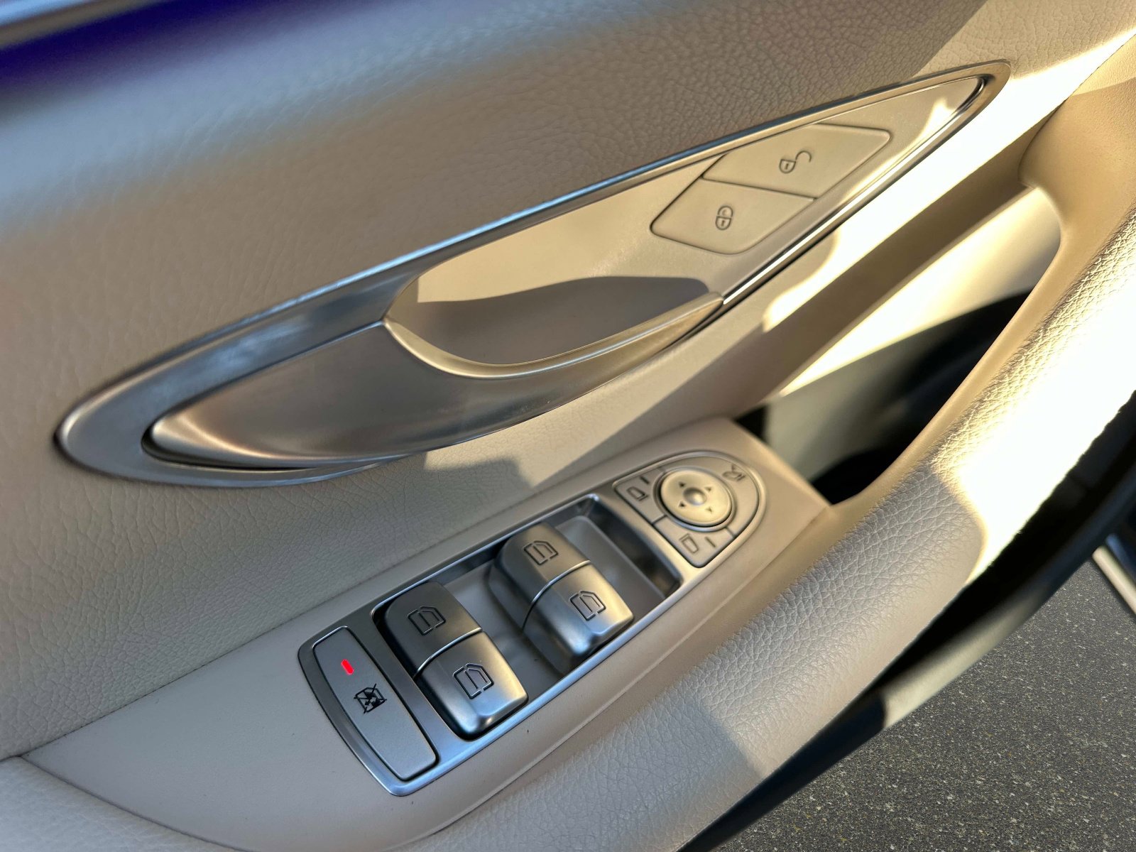 Certified 2021 Mercedes-Benz E 450 4MATIC All-Terrain Wagon image 19