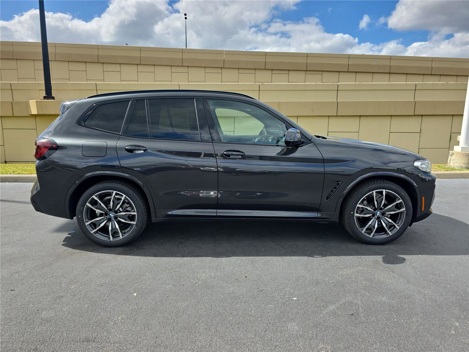 Certified 2023 BMW X3 sDrive30i w/ M Sport Package image 2