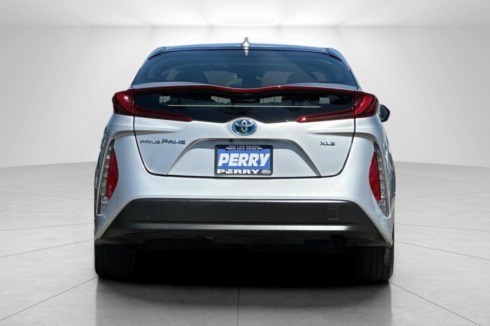 Used 2021 Toyota Prius Prime XLE w/ Carpet Mat Package (TMS) FWD image 4