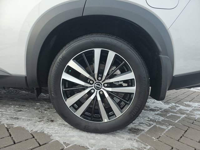 Used 2025 Nissan Pathfinder Platinum image 33