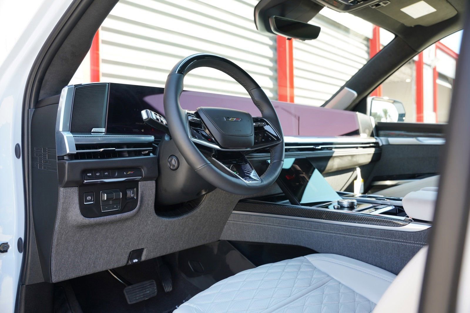 Used 2026 Cadillac Escalade V w/ LPO, ONYX Package image 4