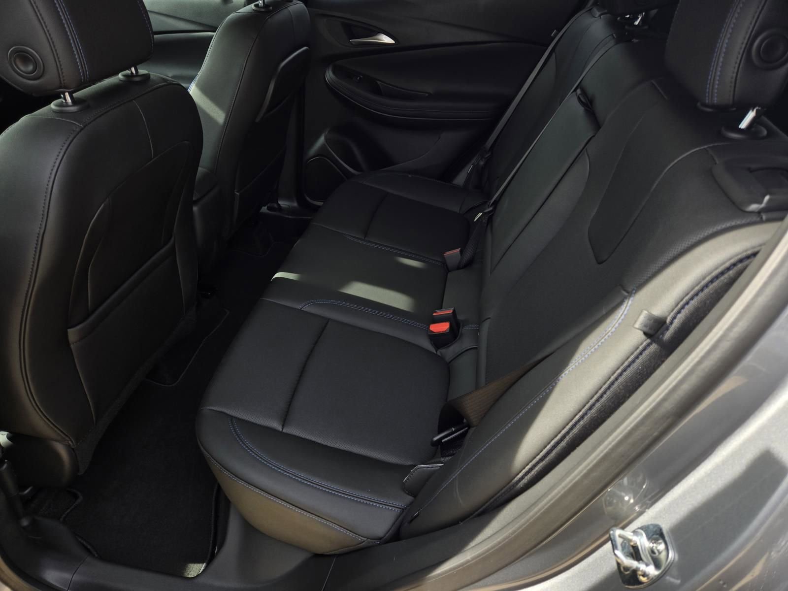 New 2026 Buick Encore GX Sport Touring image 4