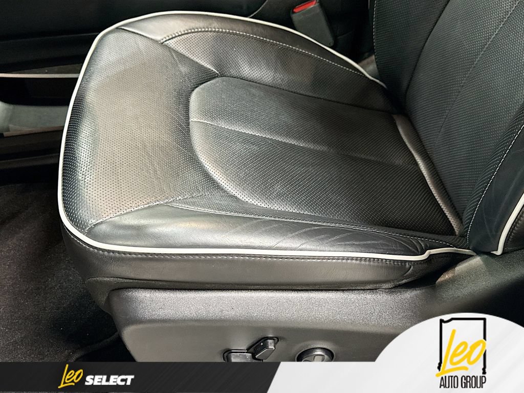Used 2023 Chrysler Pacifica Limited w/ Uconnect Theater Family Group AWD/4WD image 23