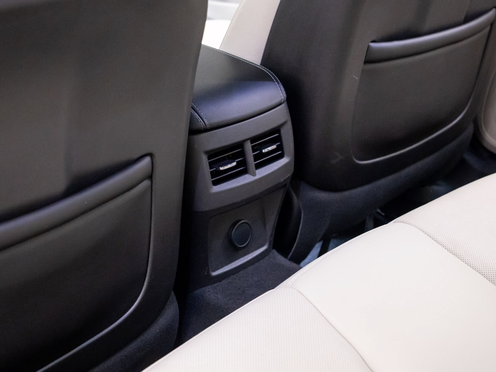 Certified 2022 Cadillac CT4 Premium Luxury AWD/4WD image 21