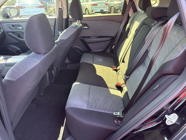 Used 2023 Nissan Rogue SV image 12