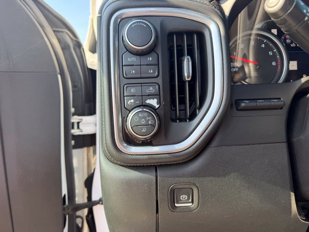 Used 2019 Chevrolet Silverado 1500 High Country w/ High Country Premium Package AWD/4WD image 17