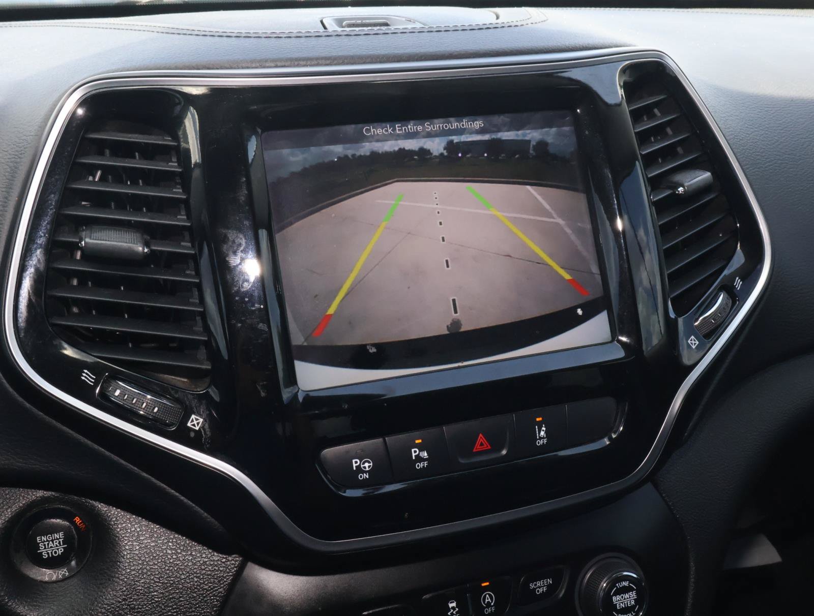 Used 2019 Jeep Cherokee Limited w/ Technology Group FWD image 26