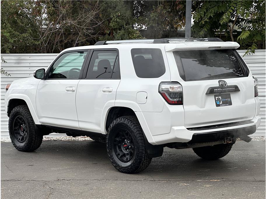 Used 2016 Toyota 4Runner Trail Premium w/ Convenience Package AWD/4WD image 3
