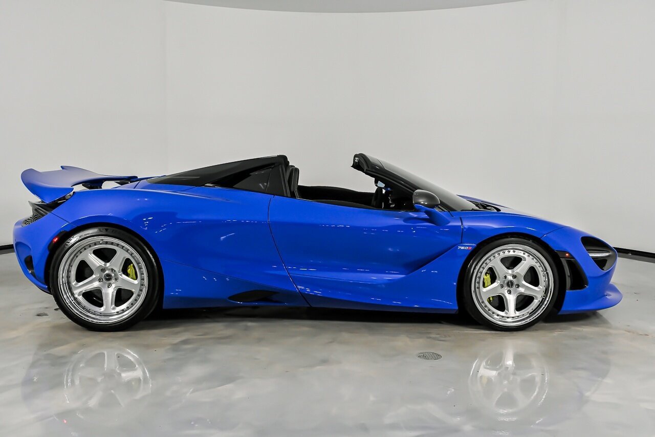 Used 2024 McLaren 750S Spider RWD image 13