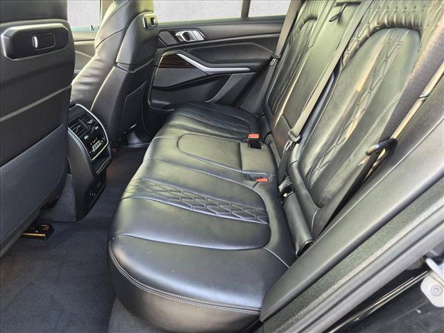 Used 2025 BMW X5 xDrive50e AWD/4WD image 17