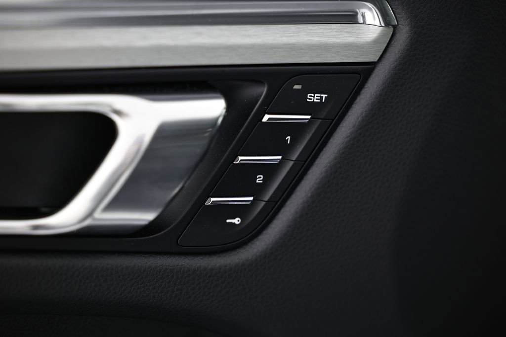 Certified 2026 Porsche Macan image 21