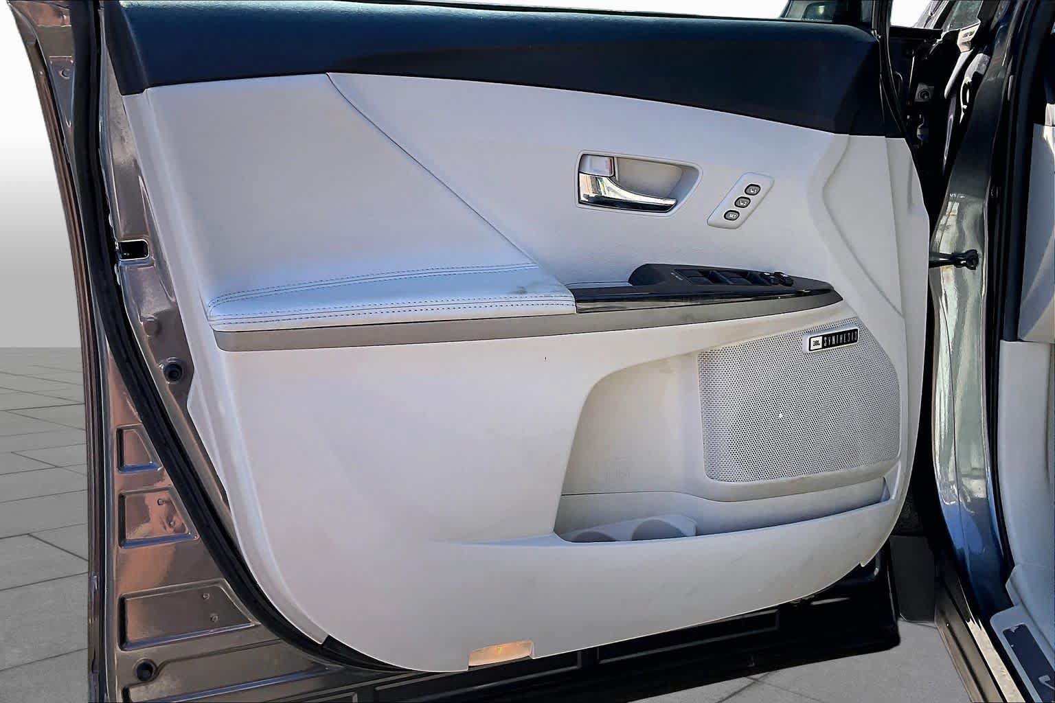 Used 2013 Toyota Venza Limited w/ Tow Prep Pkg AWD/4WD image 21