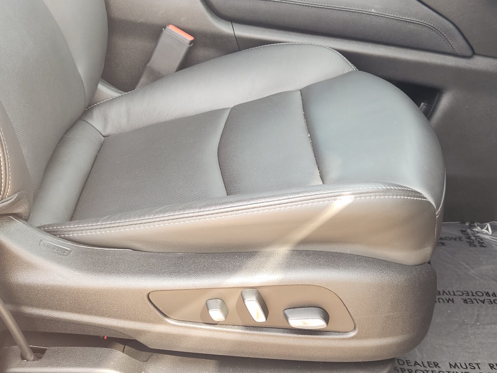 Used 2023 Cadillac XT6 Premium Luxury FWD image 27