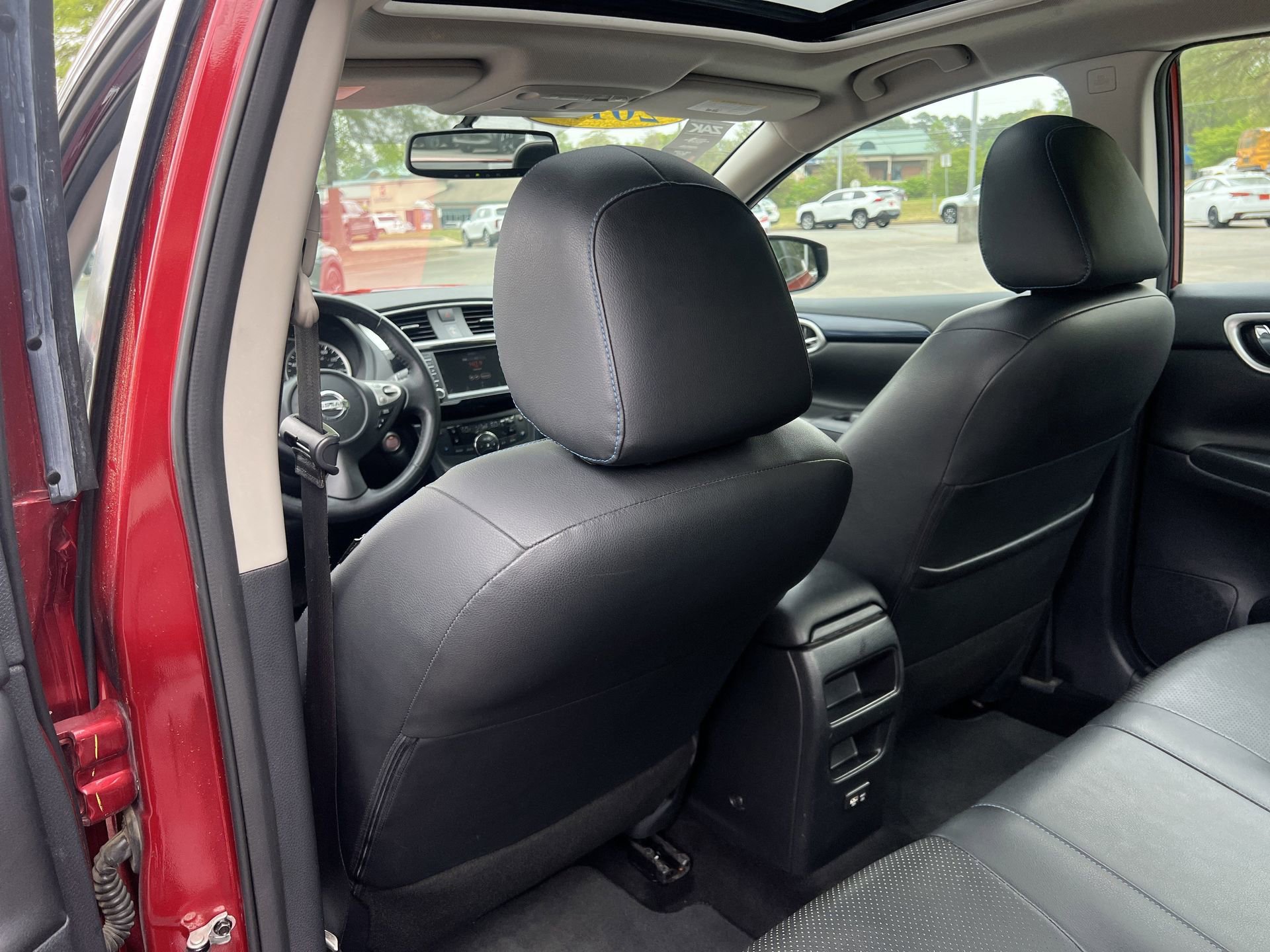 Used 2019 Nissan Sentra SR w/ Premium Package (SR) image 15
