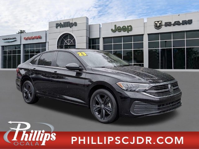 Used 2023 Volkswagen Jetta SE