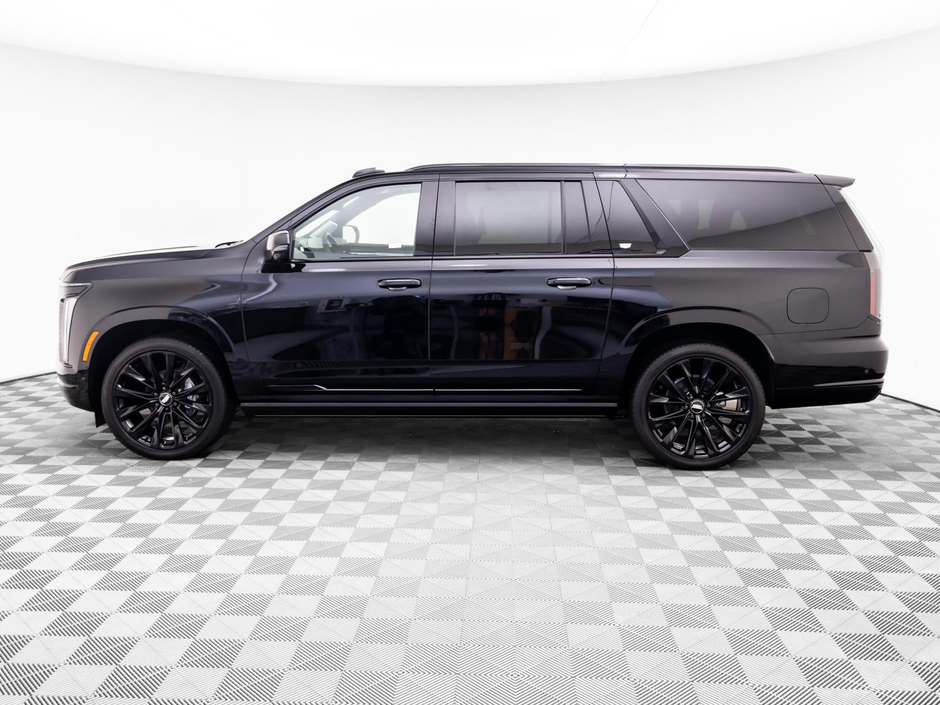 New 2026 Cadillac Escalade ESV Platinum Sport w/ LPO, ONYX Package AWD/4WD image 2