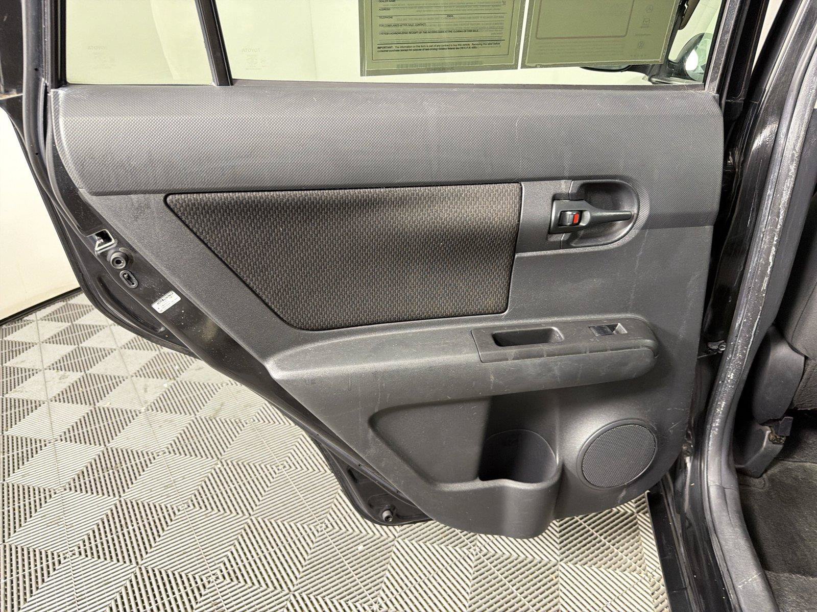 Used 2009 Scion xB FWD image 19
