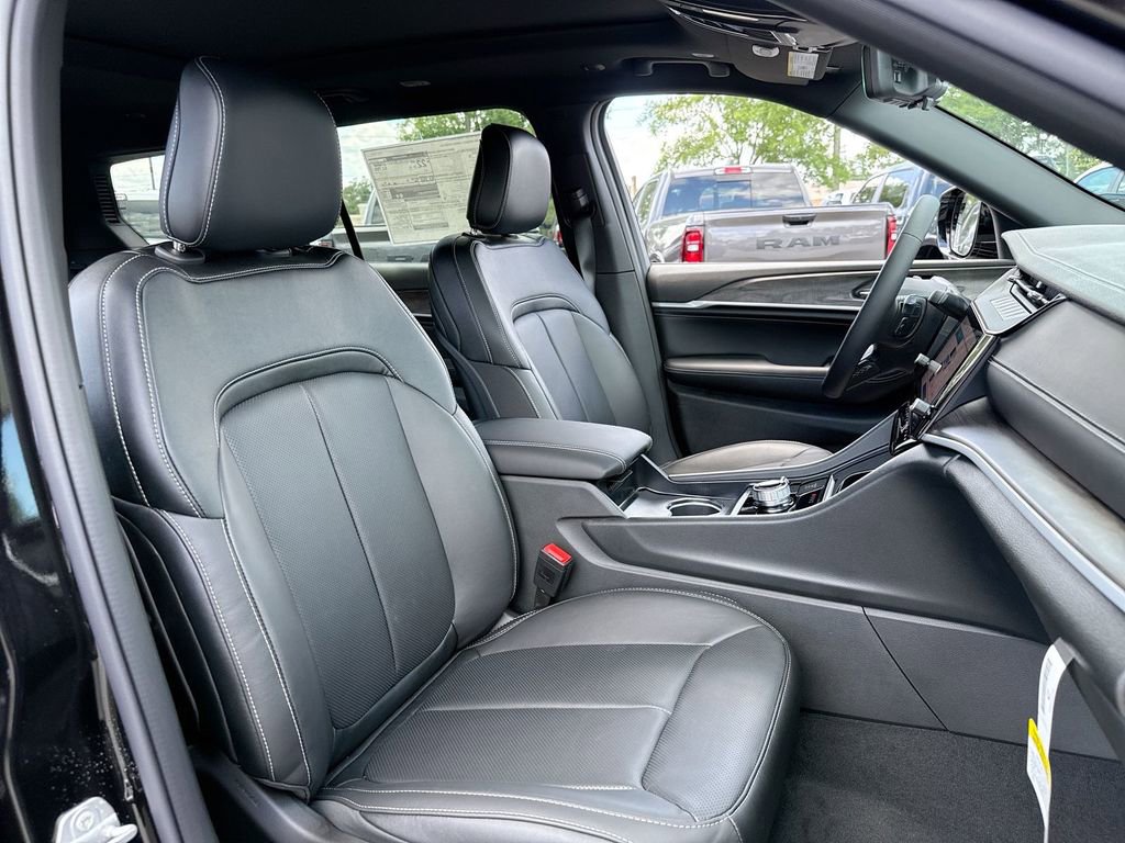 New 2026 Jeep Grand Cherokee L Limited AWD/4WD image 30