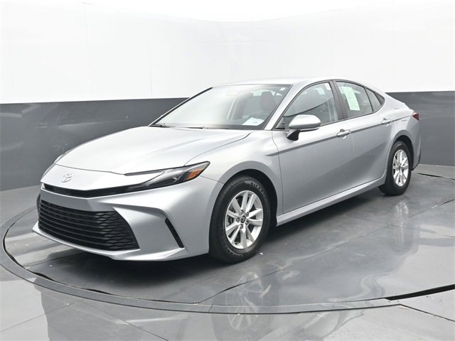 Used 2025 Toyota Camry LE image 24