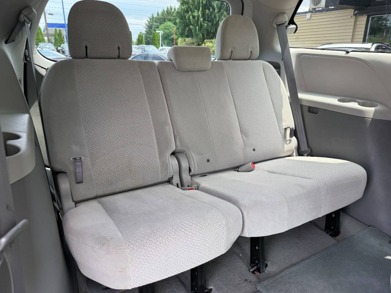 Used 2011 Toyota Sienna LE FWD image 28
