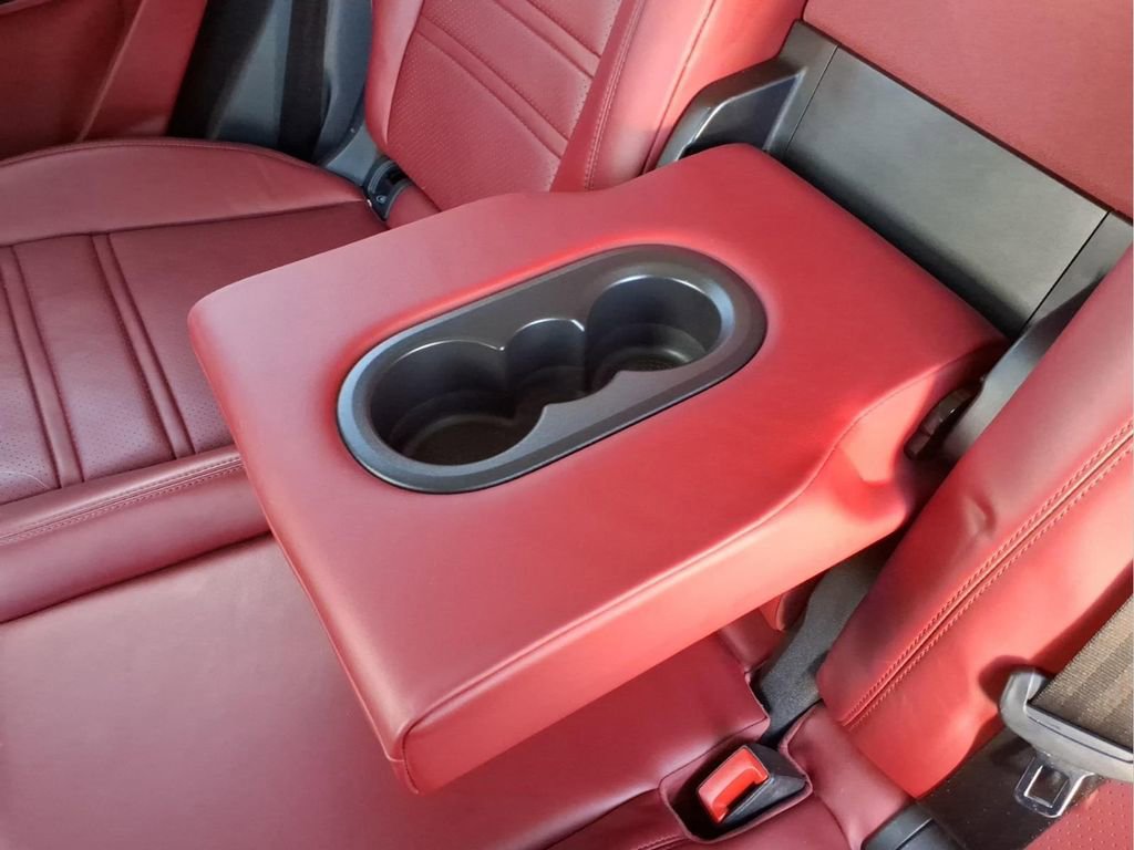 Used 2021 Porsche Cayenne Turbo image 31