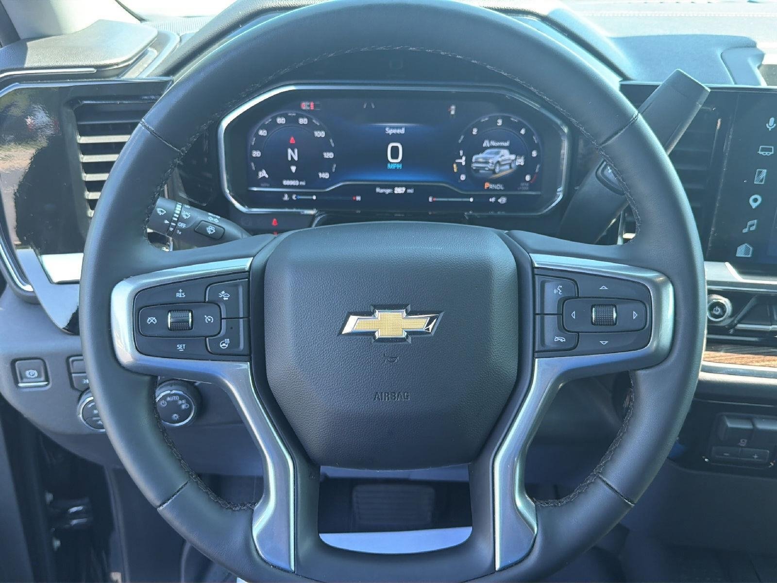Used 2025 Chevrolet Silverado 1500 LT AWD/4WD image 13