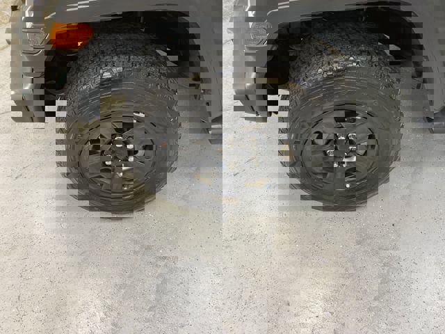 Used 2020 Jeep Wrangler Sport image 11