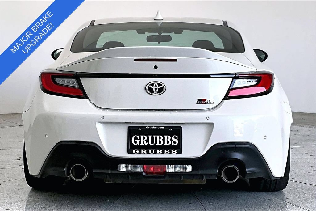 Used 2023 Toyota GR86 Premium w/ ALL Weather Mat Package (TMS) RWD image 5