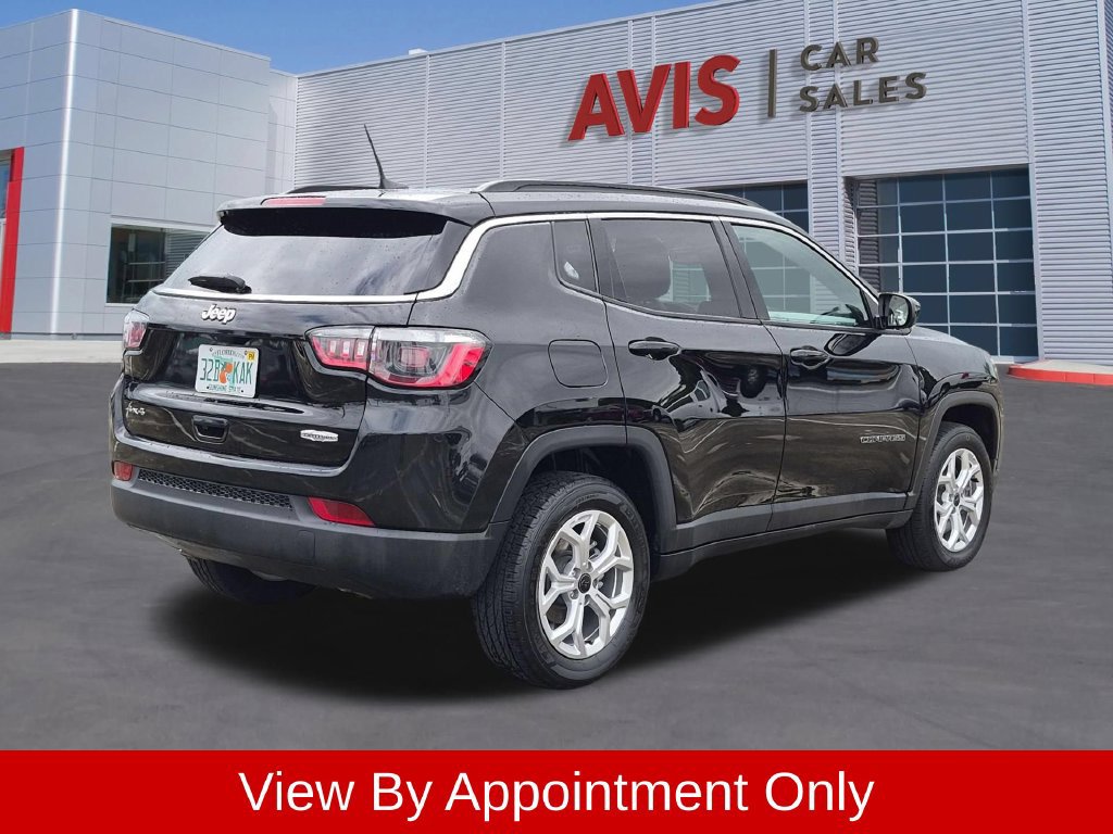 Used 2025 Jeep Compass Latitude AWD/4WD image 5