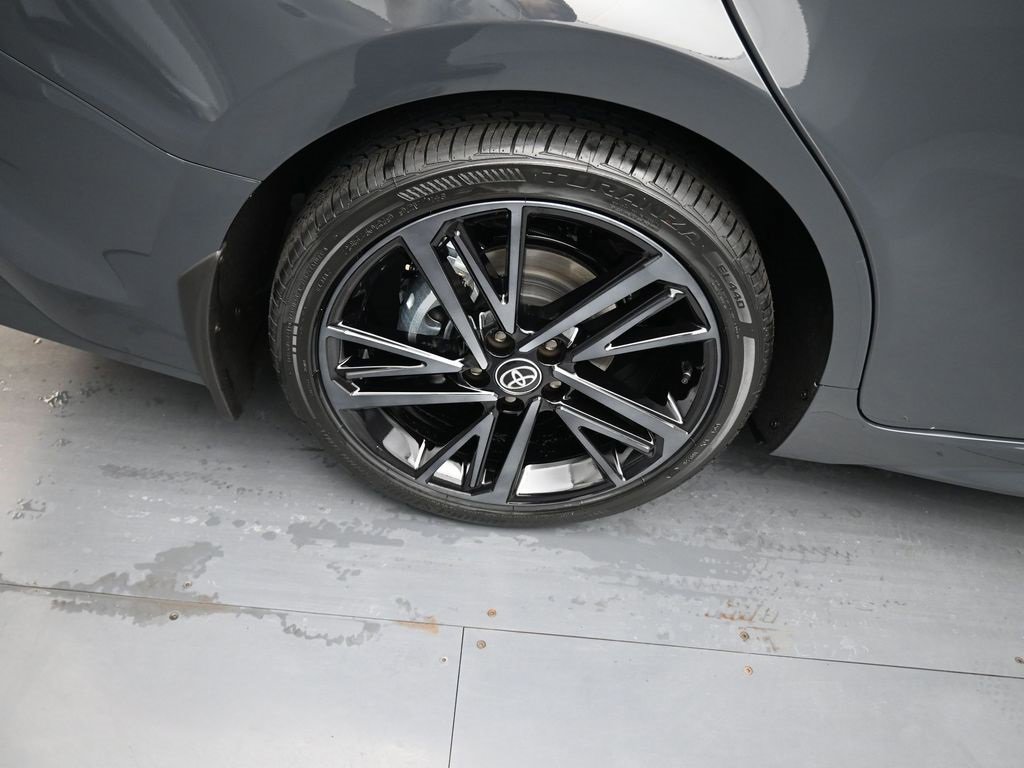 Used 2025 Toyota Camry XSE image 10