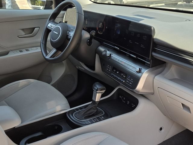 Used 2025 Hyundai Kona SEL AWD/4WD image 43