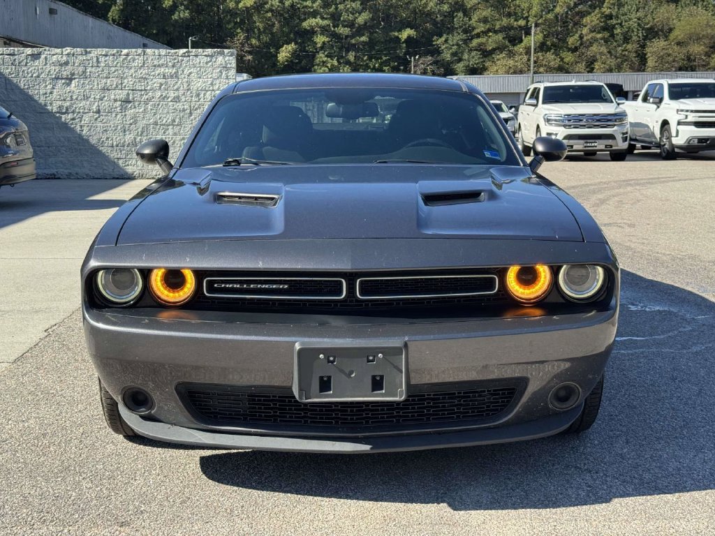 Used 2016 Dodge Challenger SXT RWD image 25