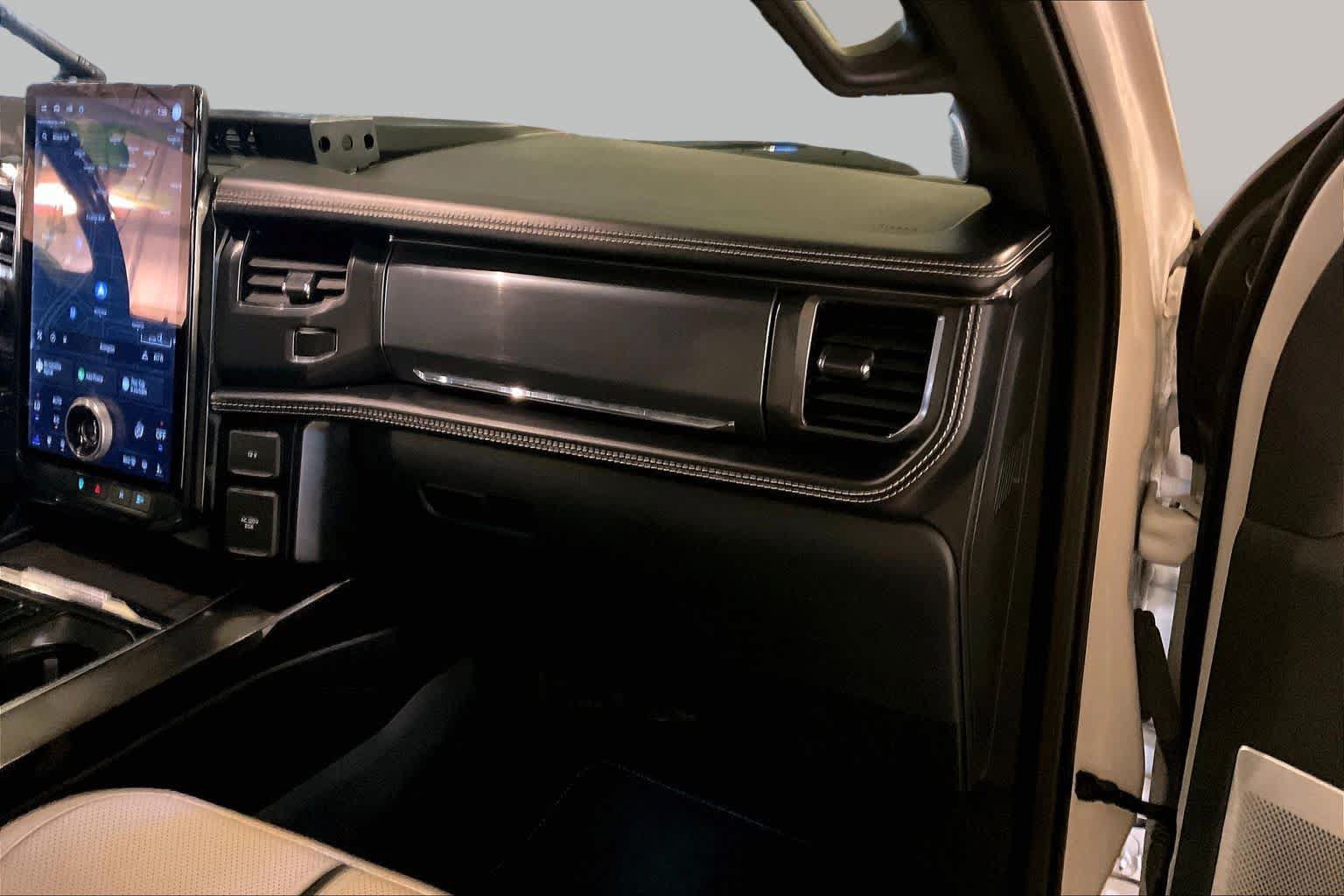 Used 2023 Ford F150 Lightning Platinum AWD/4WD image 17