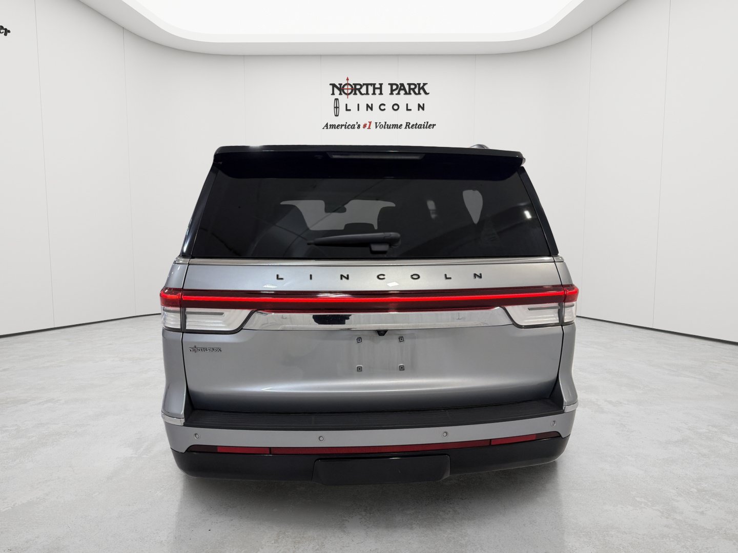 Used 2023 Lincoln Navigator L Black Label AWD/4WD image 4
