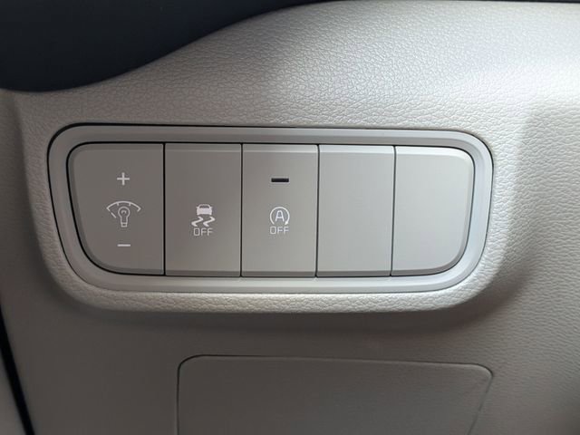 Used 2025 Kia Soul LX w/ LX Technology Package FWD image 22