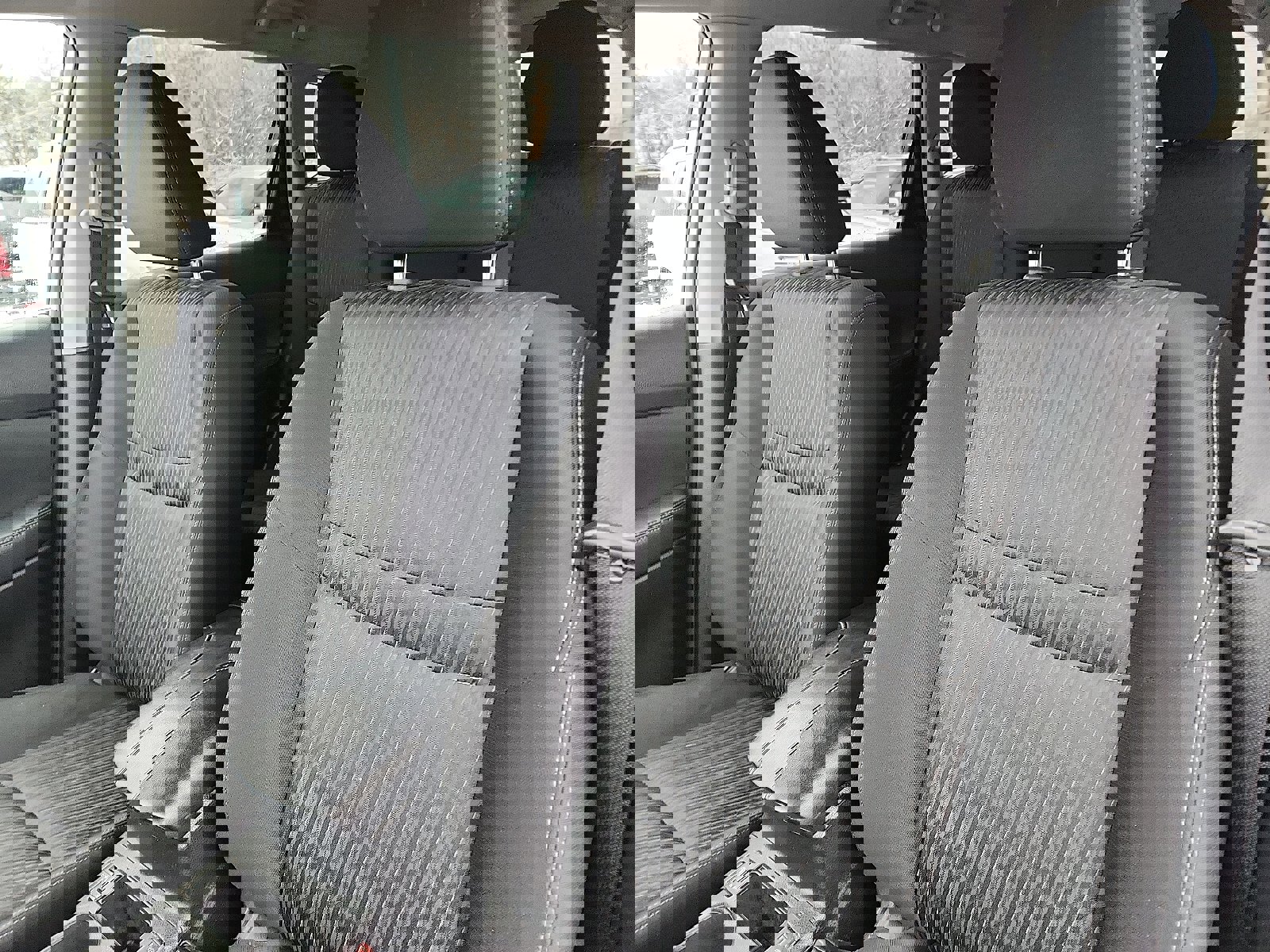 Used 2018 Nissan Rogue SV w/ Premium Package image 22