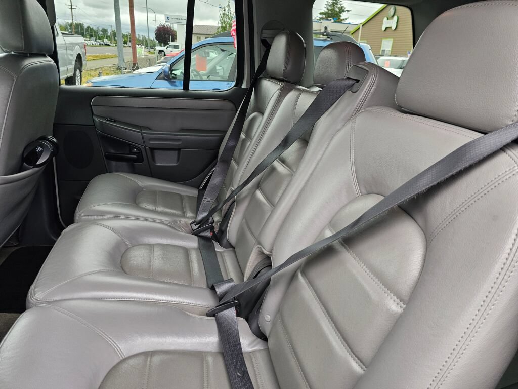 Used 2004 Ford Explorer XLT AWD/4WD image 23
