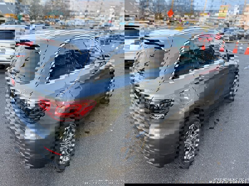 Used 2021 Mercedes-Benz GLC 300 4MATIC image 5