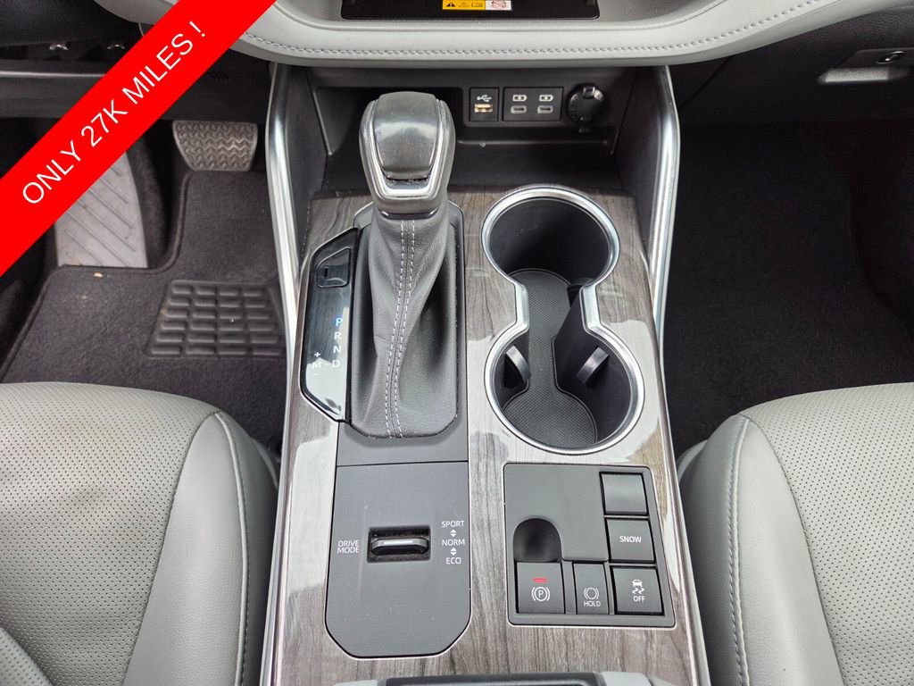 Used 2023 Toyota Highlander Limited FWD image 30