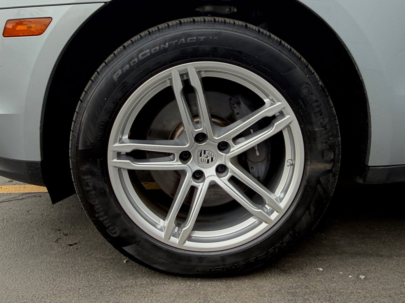 Certified 2020 Porsche Macan AWD/4WD image 12