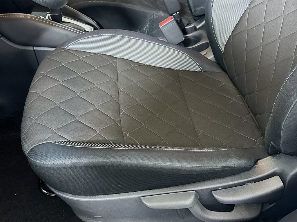 Used 2018 Nissan Kicks SV FWD image 18