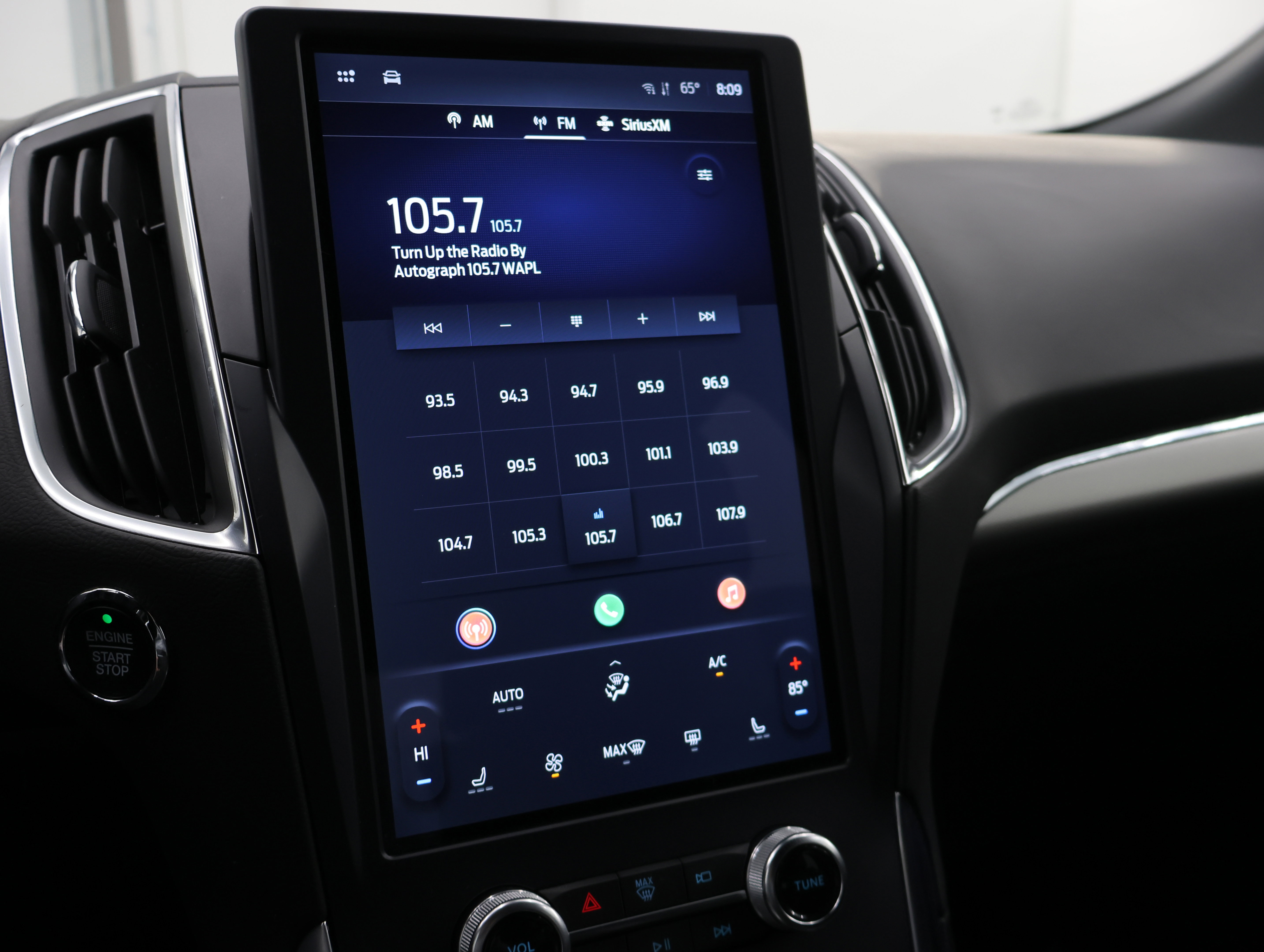 Used 2023 Ford Edge ST image 11