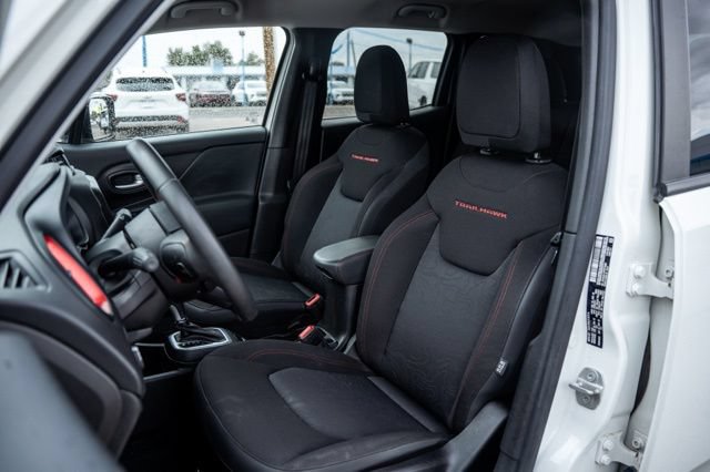 Used 2023 Jeep Renegade Trailhawk AWD/4WD image 27