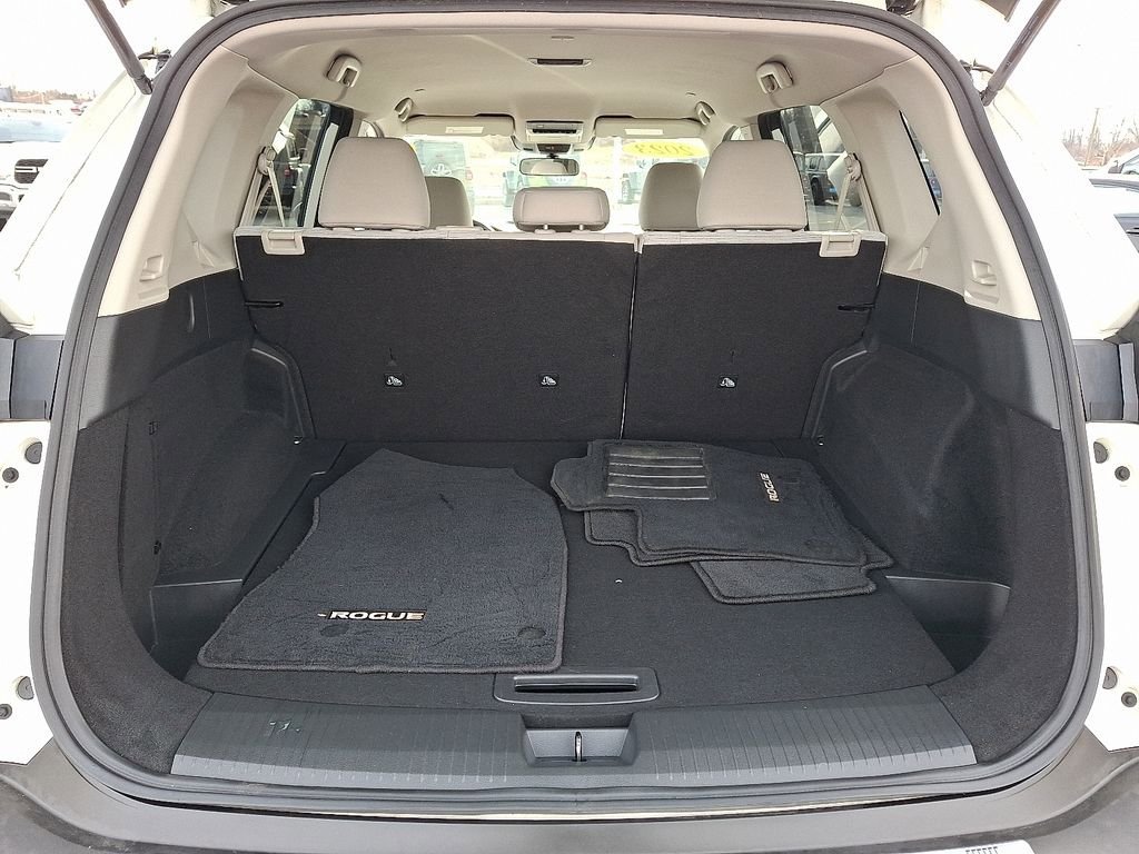 Used 2023 Nissan Rogue SV image 28