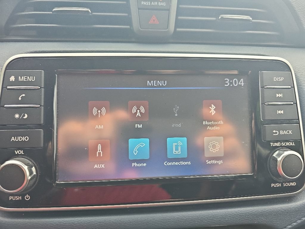 Used 2025 Nissan Versa SV FWD image 18