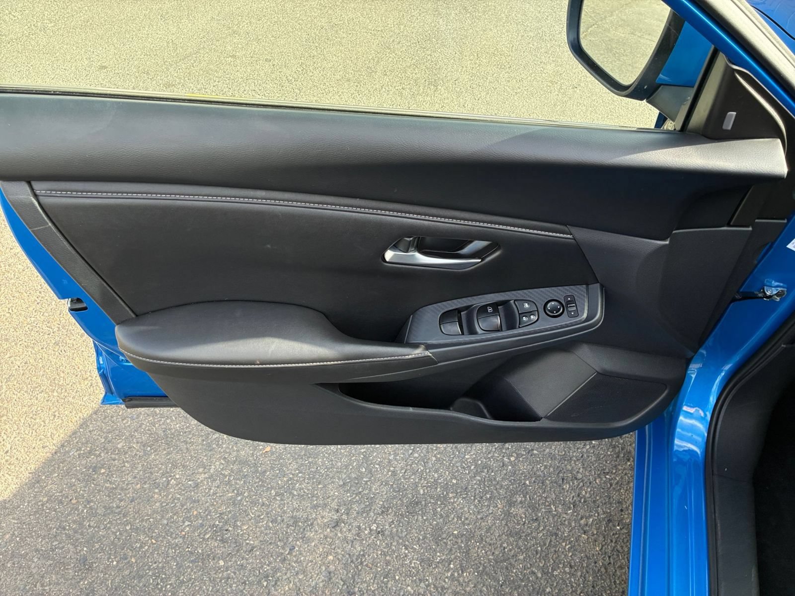 Used 2025 Nissan Sentra SV FWD image 18