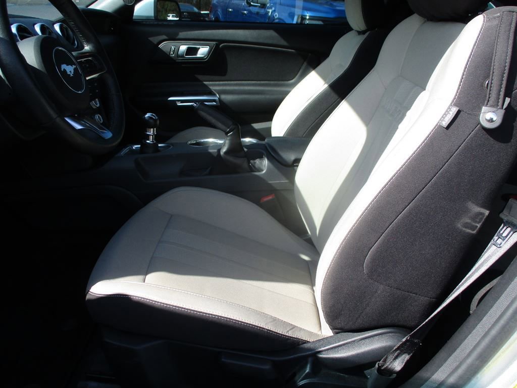 Used 2022 Ford Mustang Coupe RWD image 5