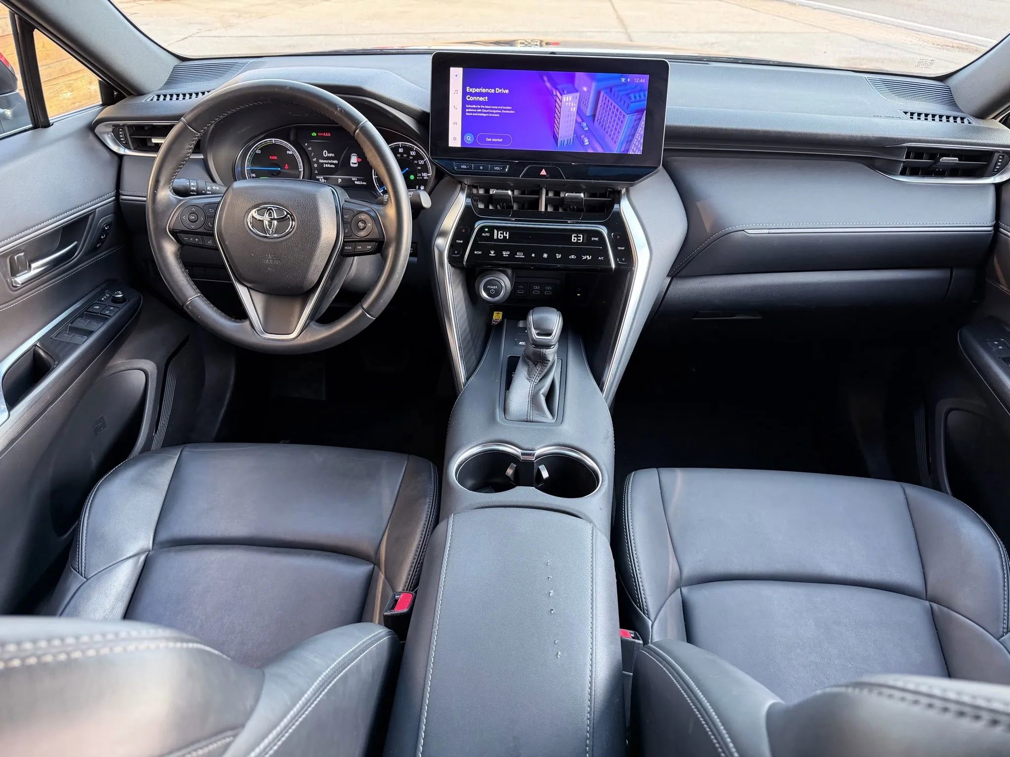 Used 2023 Toyota Venza XLE AWD/4WD image 11