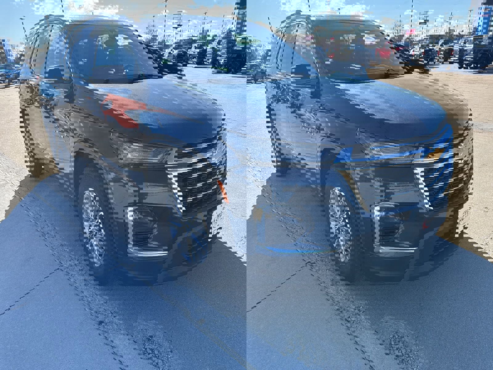 Used 2023 Chevrolet Traverse LT image 8